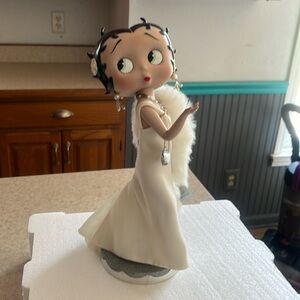 Danbury Mint Betty Boop Irresistible by Syd Hap